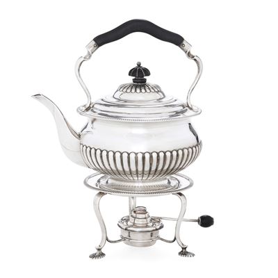 Atkin Bros - Harry Atkin, Samovar. Città di Sheffield, argento fuso e sagomato, 1916