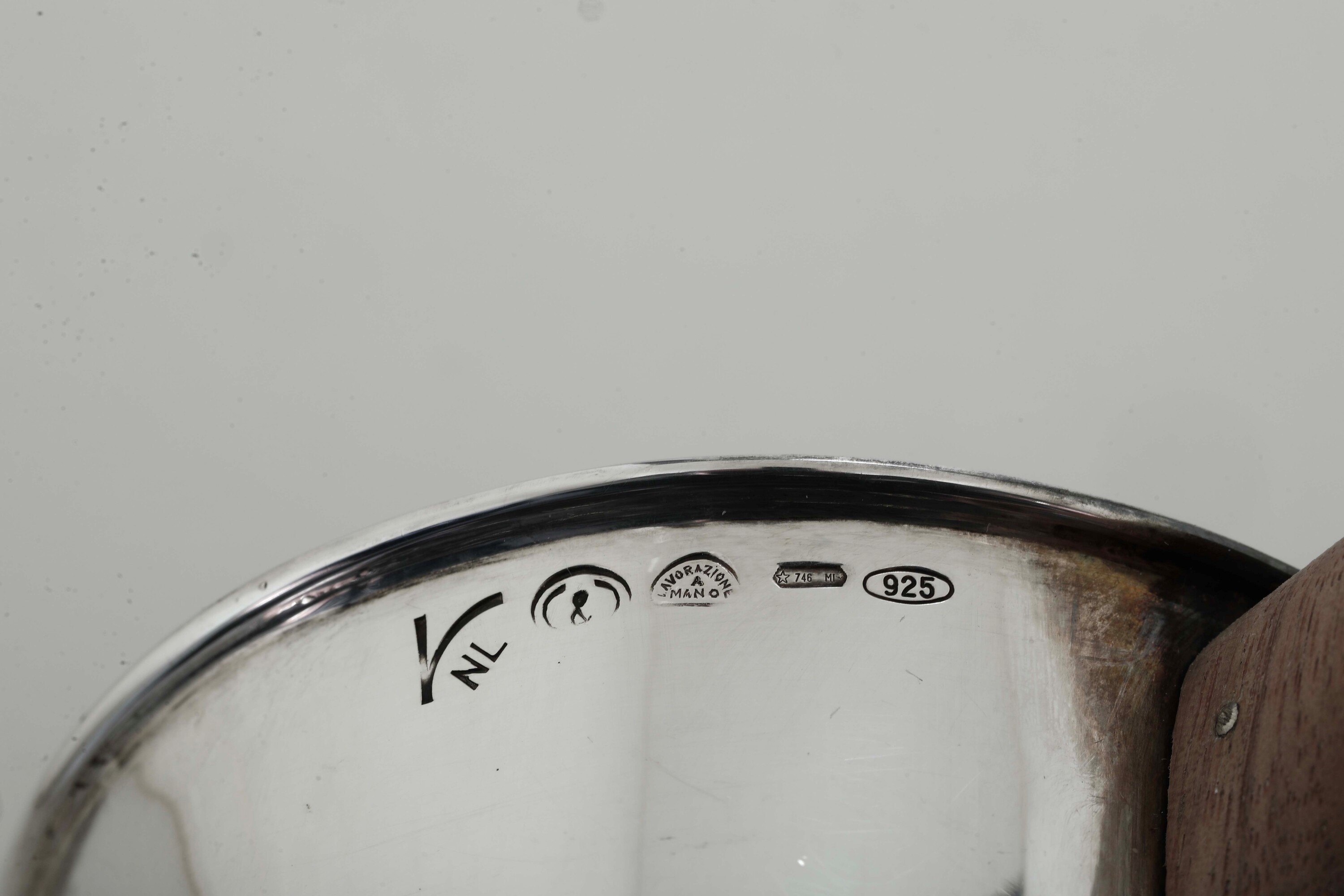 Angelo Curti, Brocca da acqua in argento 925 fuso e sagomato