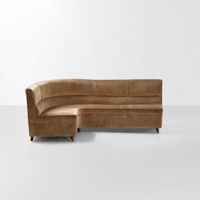 Divano curvo, struttura in legno e rivestimento in tessuto (produzione italiana, circa 1960)