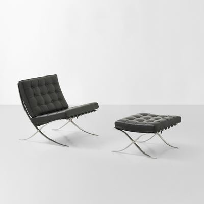 Poltrona con poggiapiedi mod. MR90 “Barcelona”, struttura in acciaio e rivestimenti in pelle