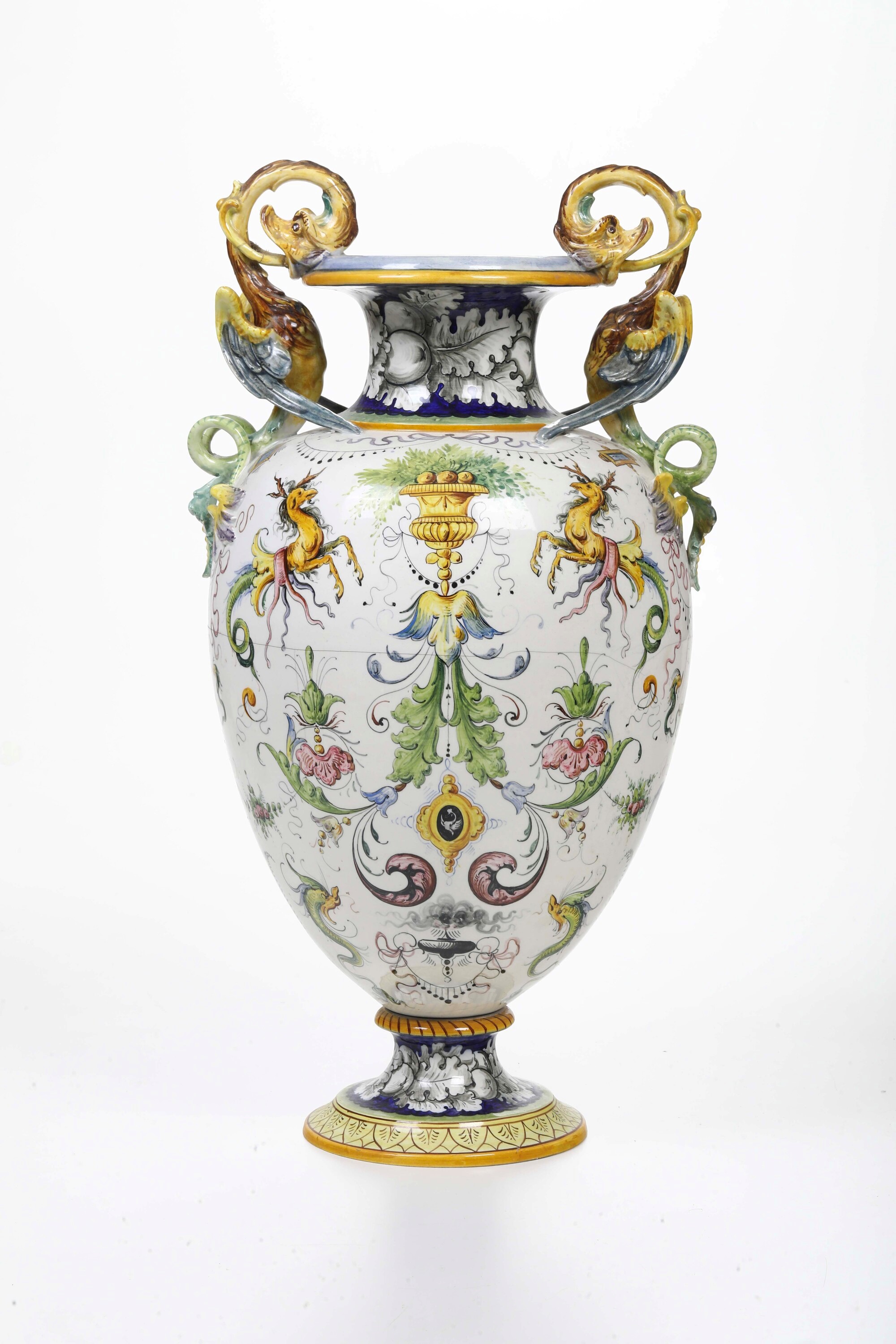 Manifattura La Colonnata (Sesto Fiorentino), Vaso in maiolica, verso il 1900