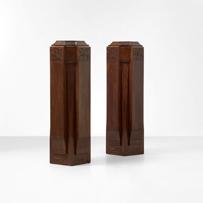Italia, Due colonne portavasi, struttura in legno (circa 1940)