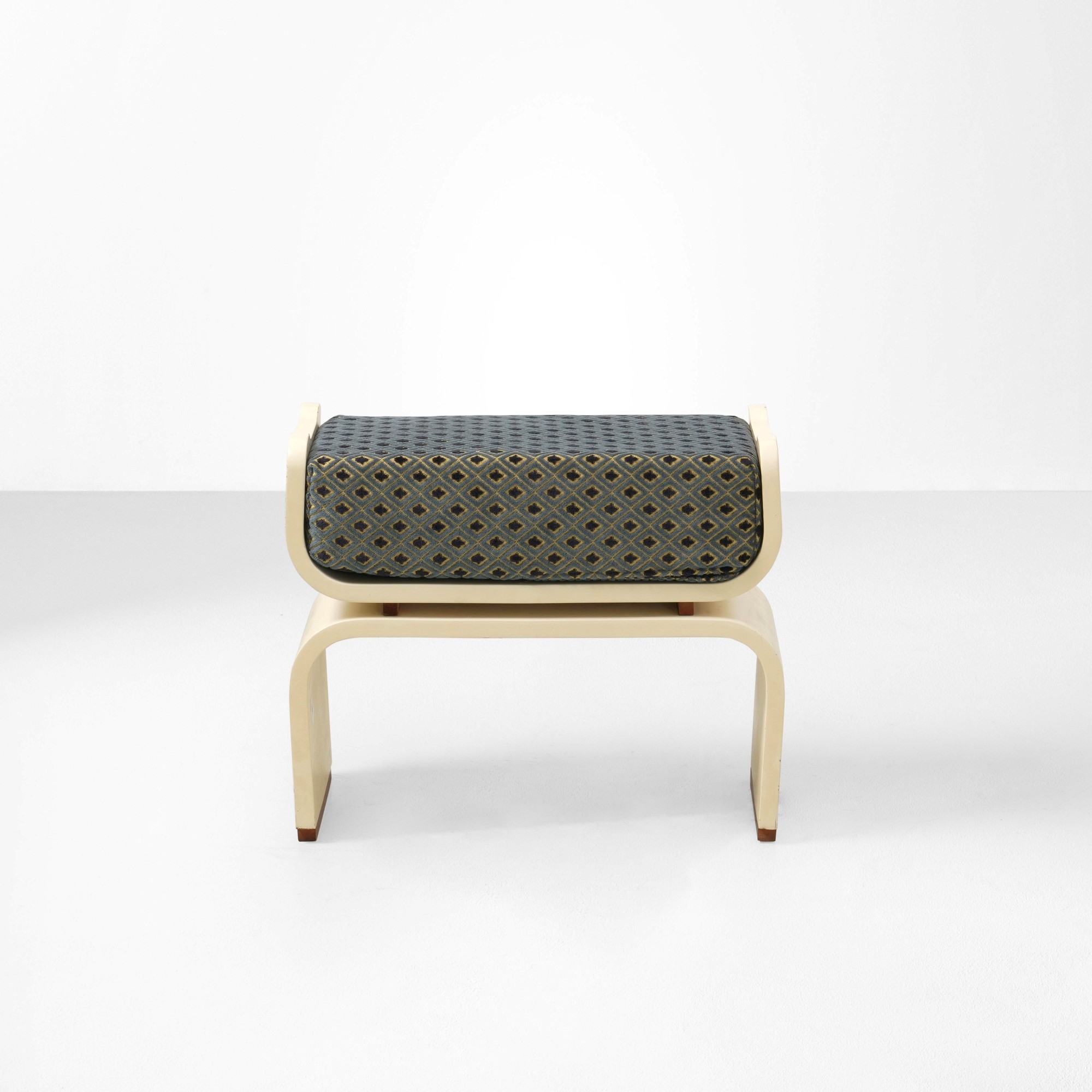 Pouf in legno e legno laccato, rivestimento in tessuto, stile tra Art Déco e Industriale (produzi...