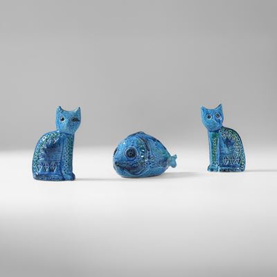 Tre sculture della serie Rimini Blu, maiolica smaltata