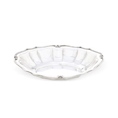 Messulam (per Maison Mario Buccellati), Bacile in argento fuso e sagomato, marchio con fascio lit...