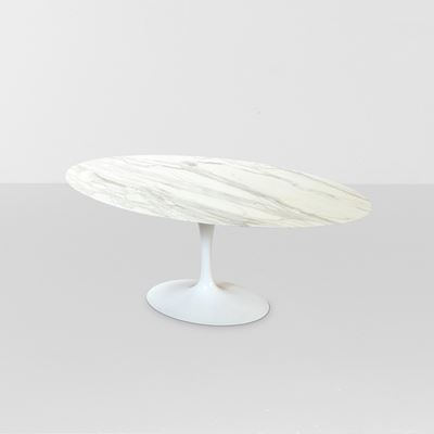 Tavolo mod. Tulip con piano in marmo