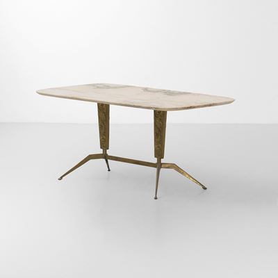 Italia, tavolo basso in struttura metallica e ottone con piano in marmo (stile industriale, ca. 1...