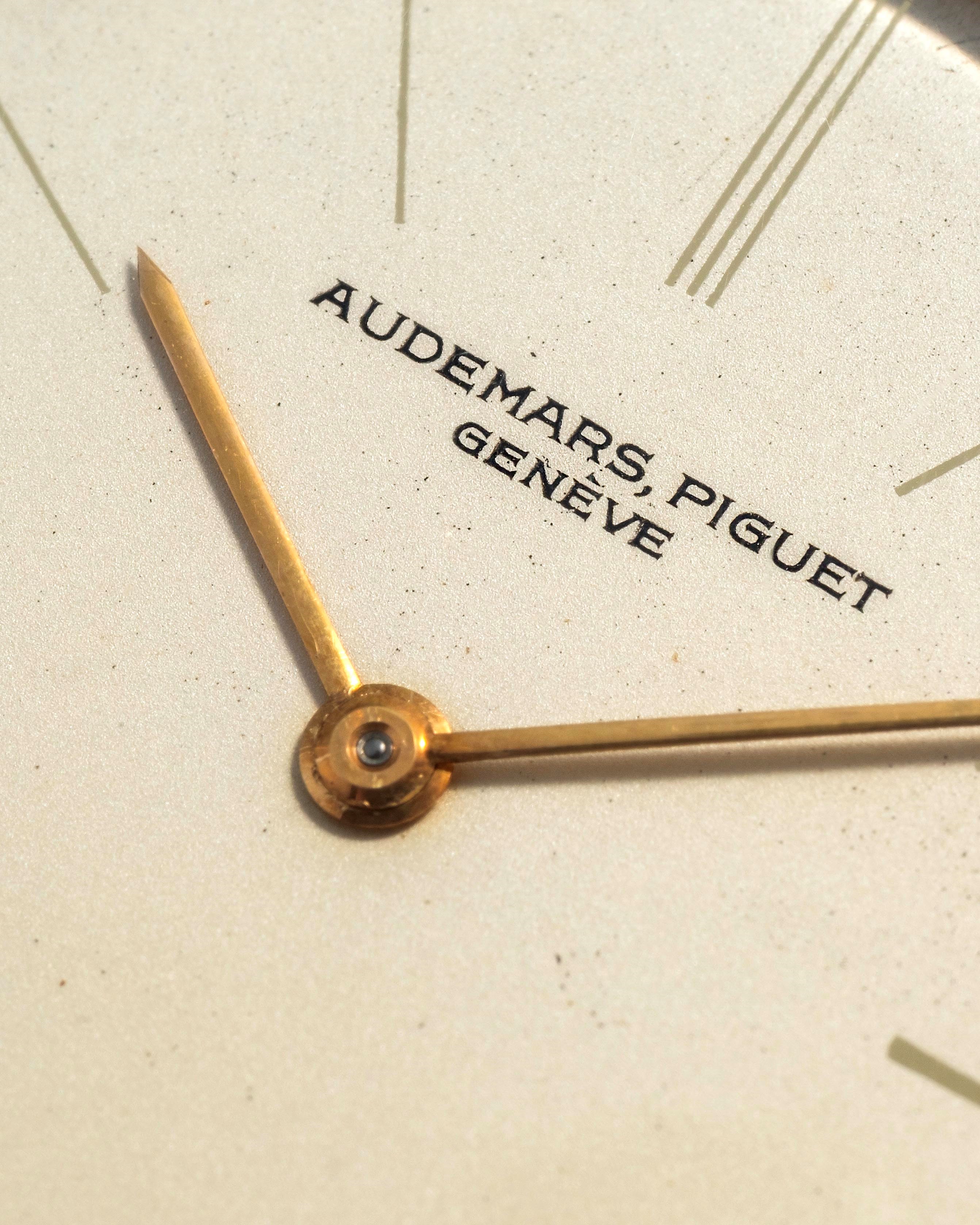Audemars Piguet - Extrapiatto ref. 5043, oro giallo 18k, quadrante bianco con indici dorati, circ...