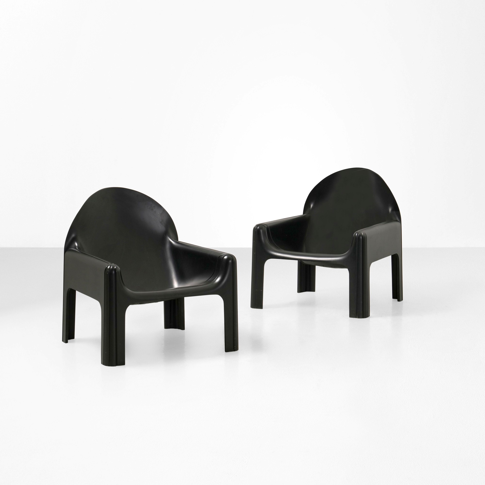 Gae Aulenti - Due poltrone mod. 4794