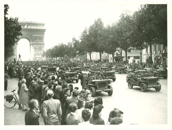 Défilé de la Liberation, Champes-Elyses Paris