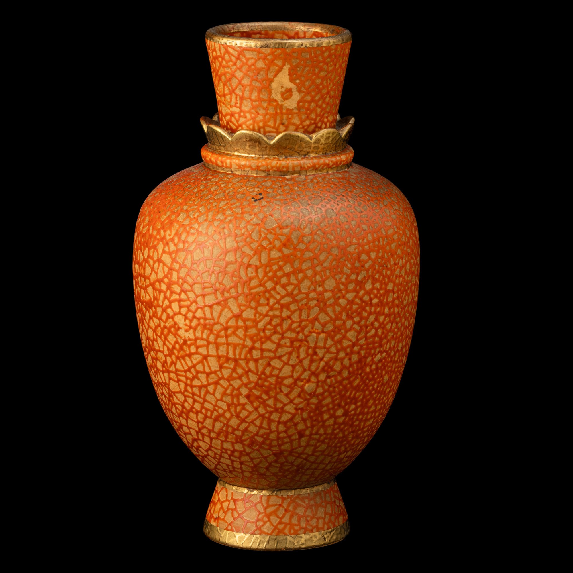 Sesto Fiorentino (?), Vaso in ceramica su piede troncoconico, decorazione a craquelure e dorature