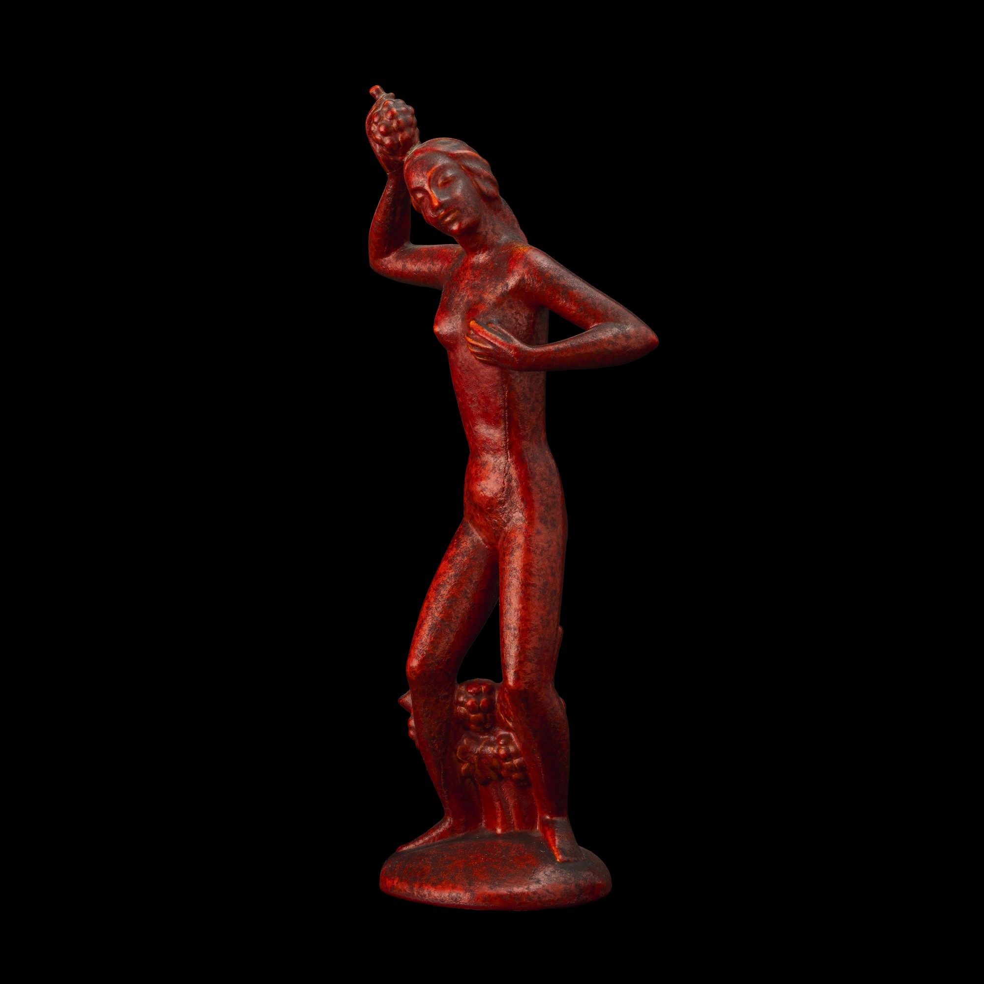 Vendemmiatrice, terraglia a colaggio con decoro in smalto rosso (Austria o Italia, 1930 ca.), scu...