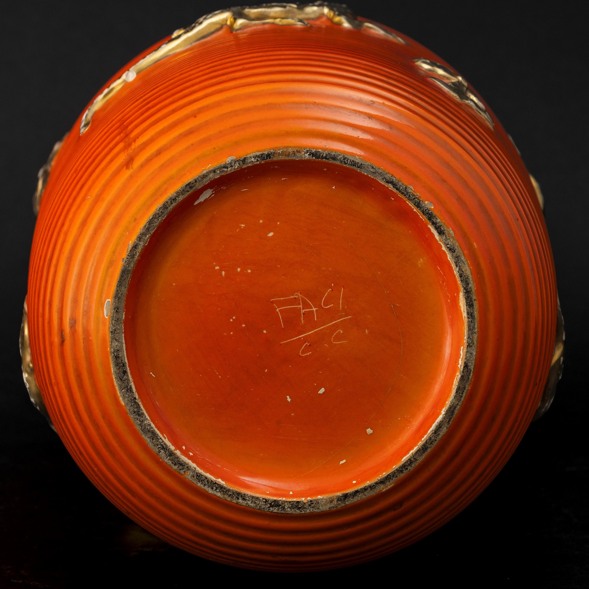 F.A.C.I., Civita Castellana, Vaso a balaustro in ceramica con applicazioni dorate
