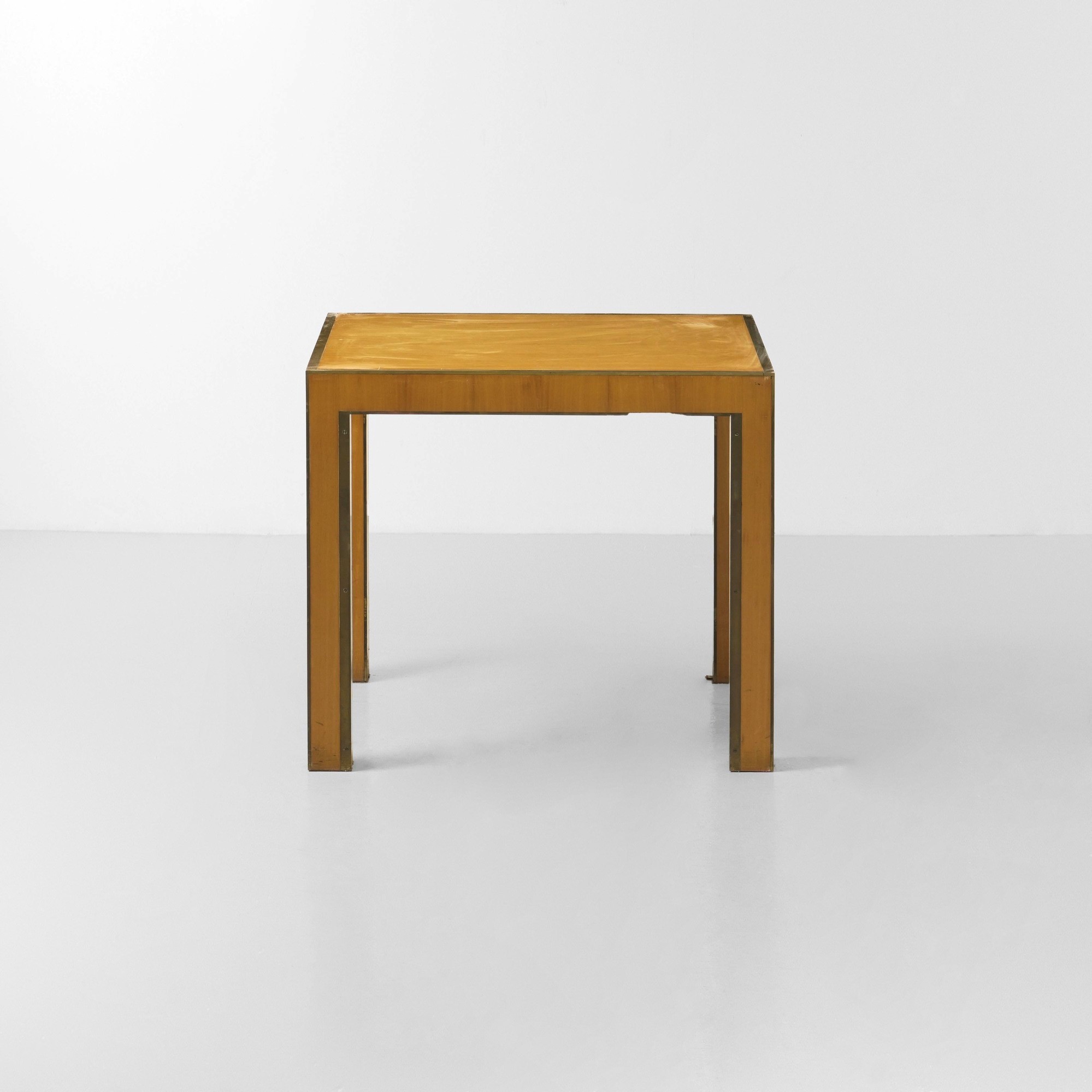 Aldo Rossi - Tavolo in legno con dettagli in ottone