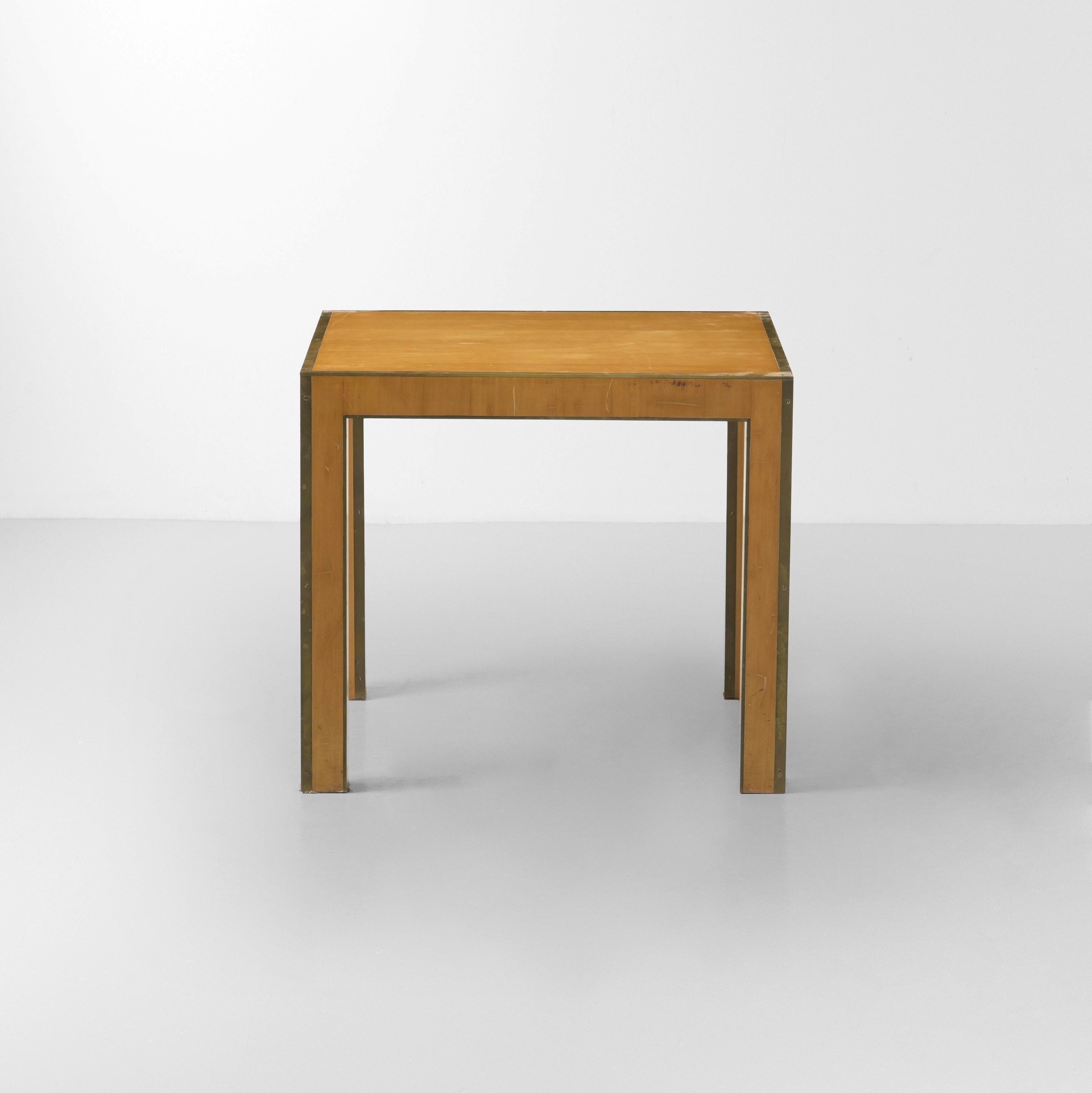 Aldo Rossi - Tavolo in legno con dettagli in ottone