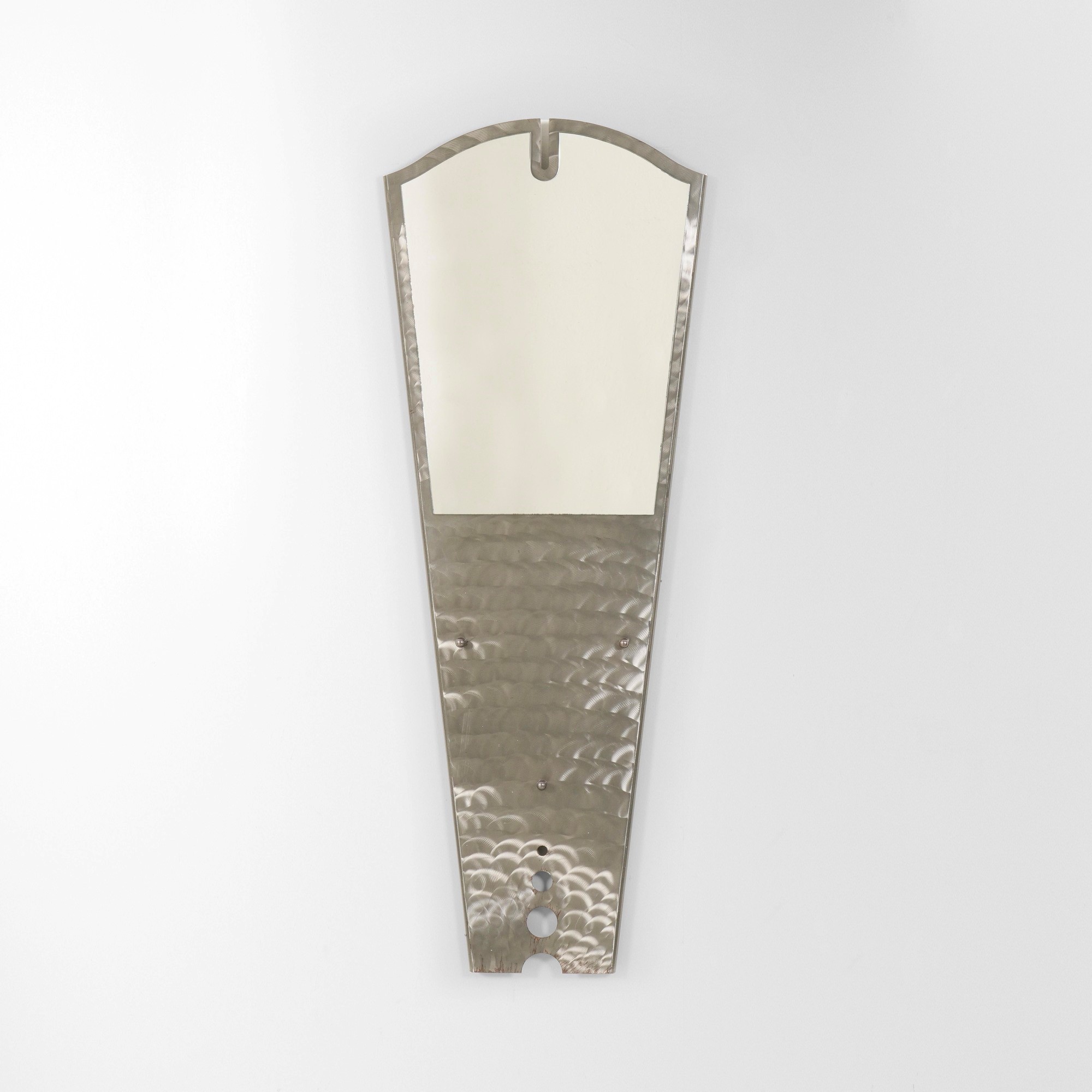 Specchiera, struttura e cornice in metallo con cristallo specchiato (produzione italiana, ca. 200...