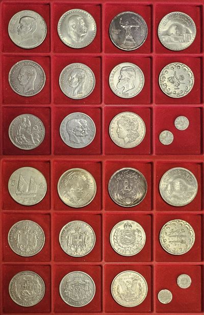 Varie, Lotto di dodici monete coniate in diversi Paesi, argento