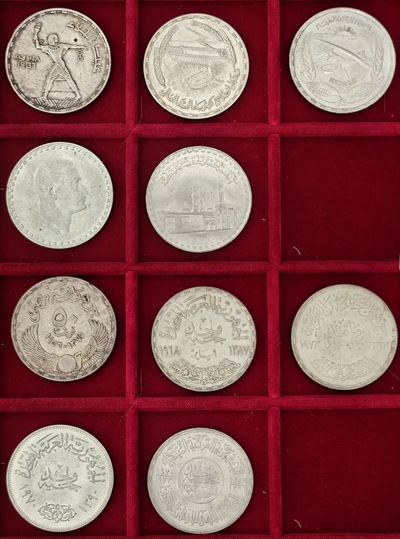 Egitto, lotto di cinque monete in argento (piastre e pound)