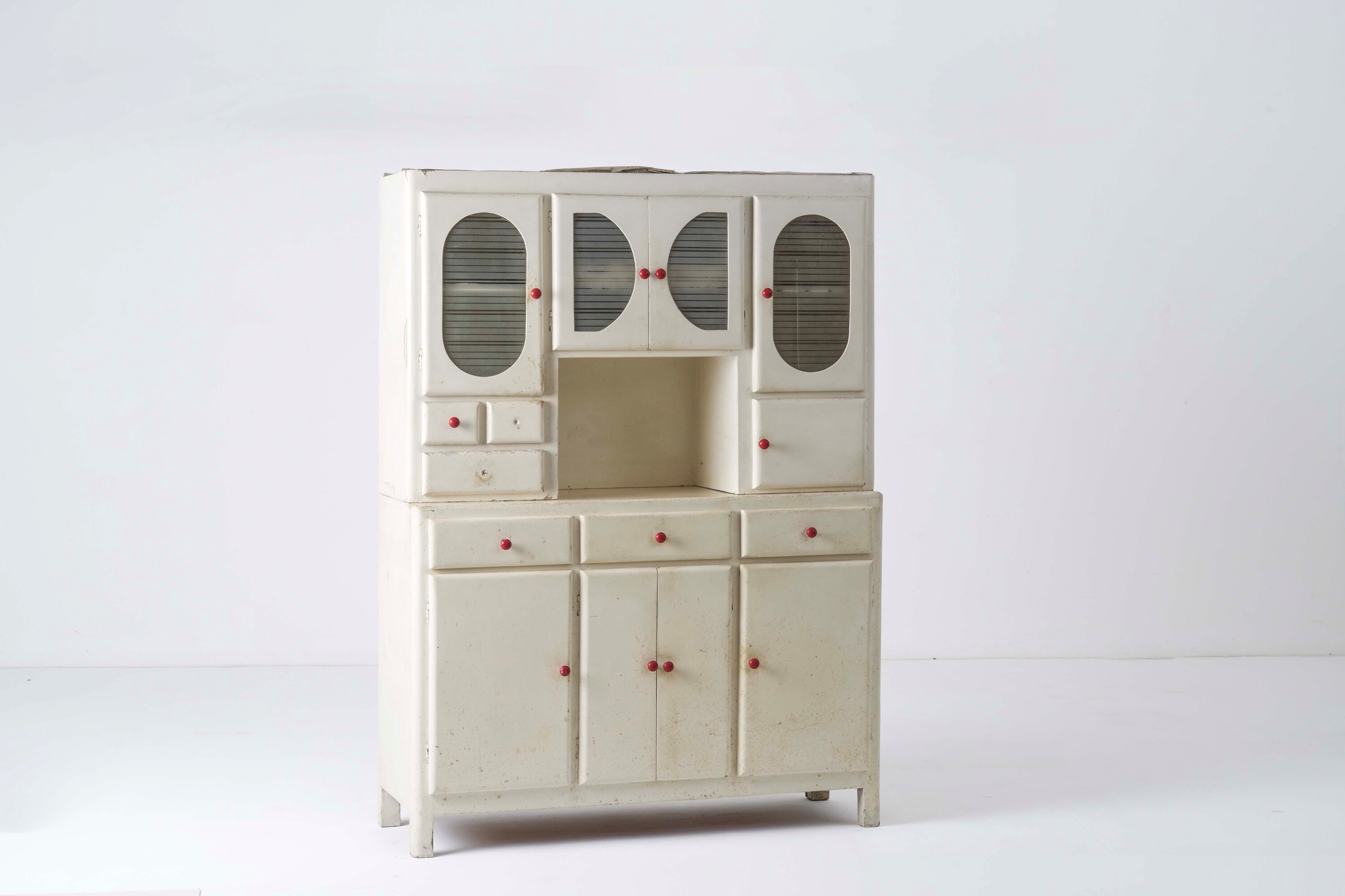 Credenza laccata bianca, anni '60