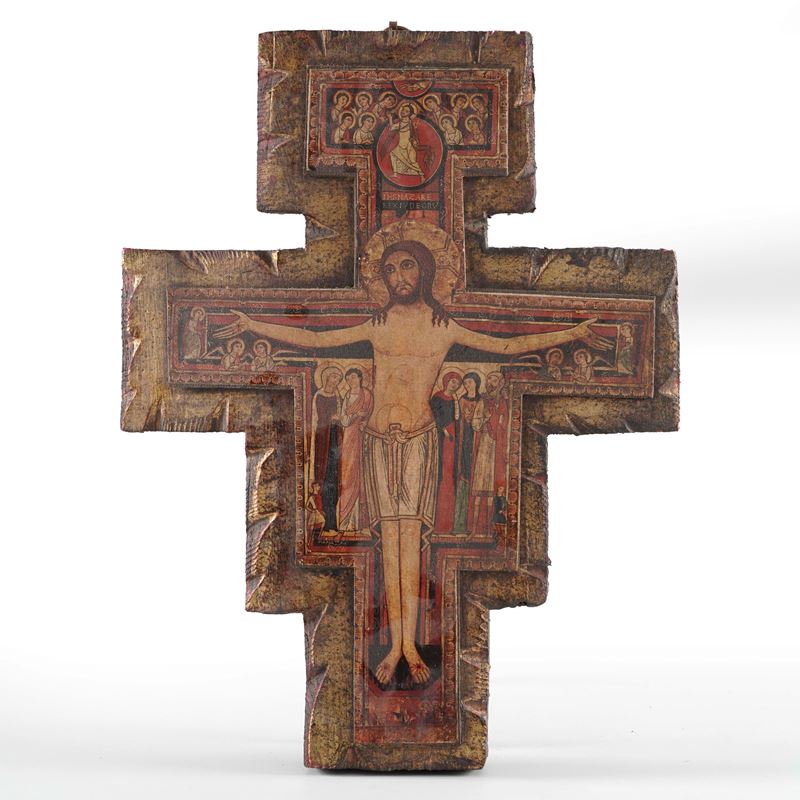 Crocifisso in legno decorato ad arte povera