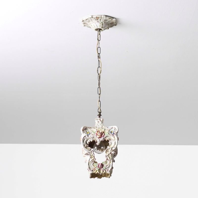 Lampada pensile in porcellana a decoro floreale policromo