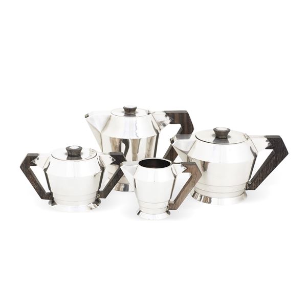 Servizio da tè e caffè. Belgio, prima metà del XX secolo. Marchio dell'argentiere con doppia R sovrapposta entro quadrato (Raymond Ruys ?)