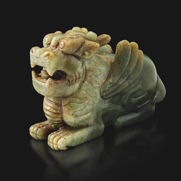 Figura di dragone scolpita in giada verde, Cina, Dinastia Qing, XIX secolo