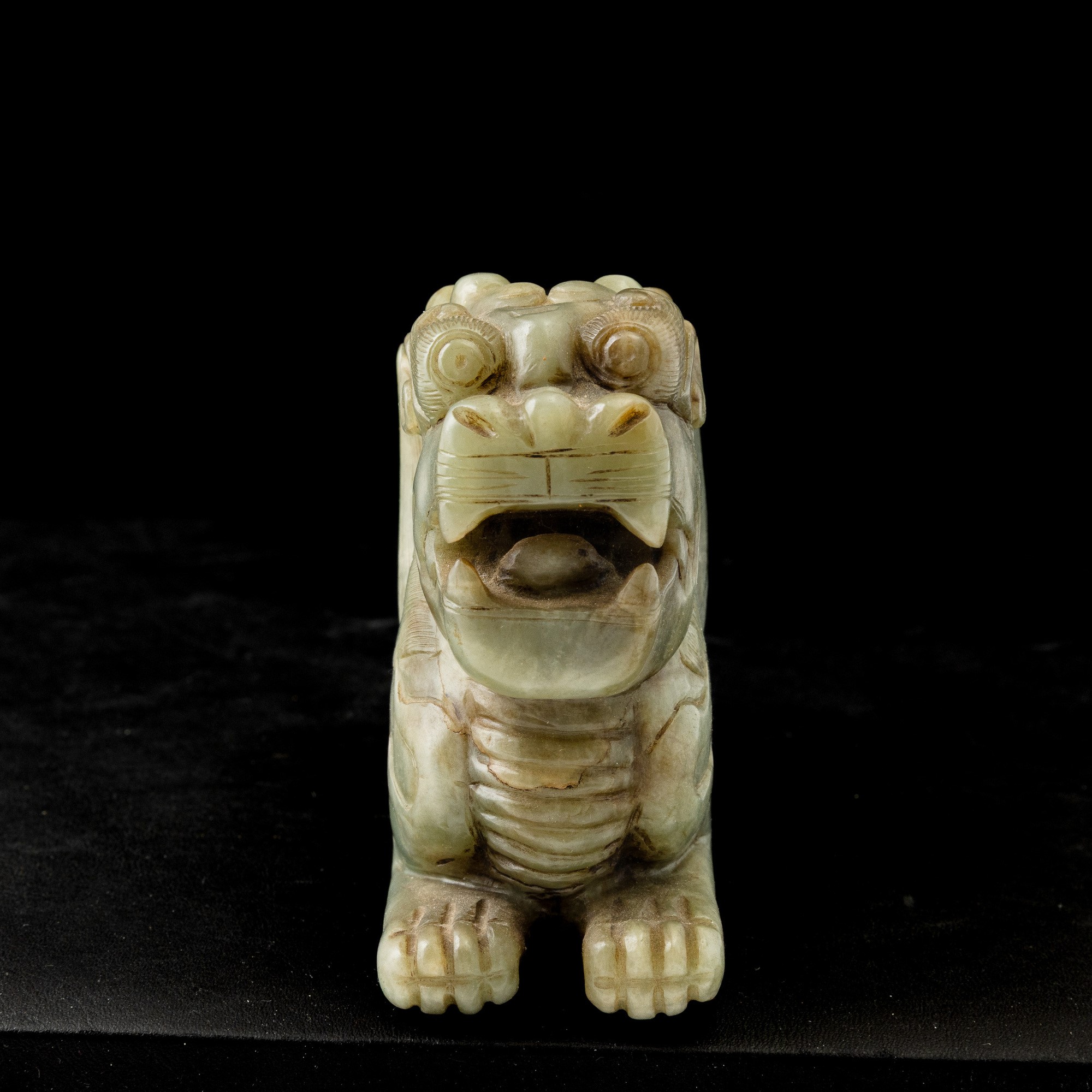 Cina, Dragone scolpito in giada verde (Dinastia Qing, XIX secolo)