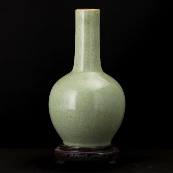 Vaso in porcellana craquelé, Cina, XX secolo