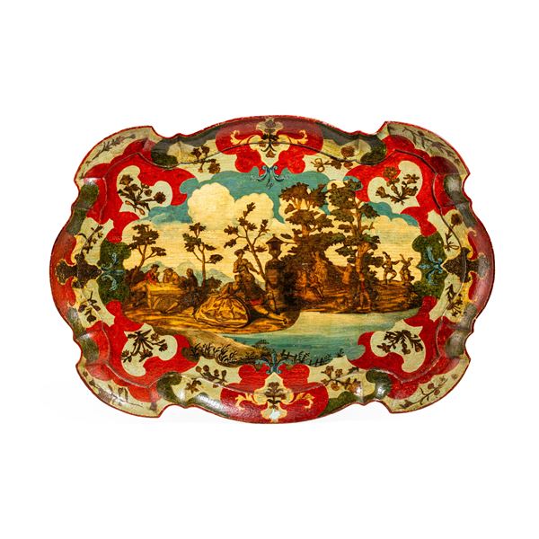 Vassoio laccato, dipinto e decorato ad "arte povera". Venezia, XVIII secolo