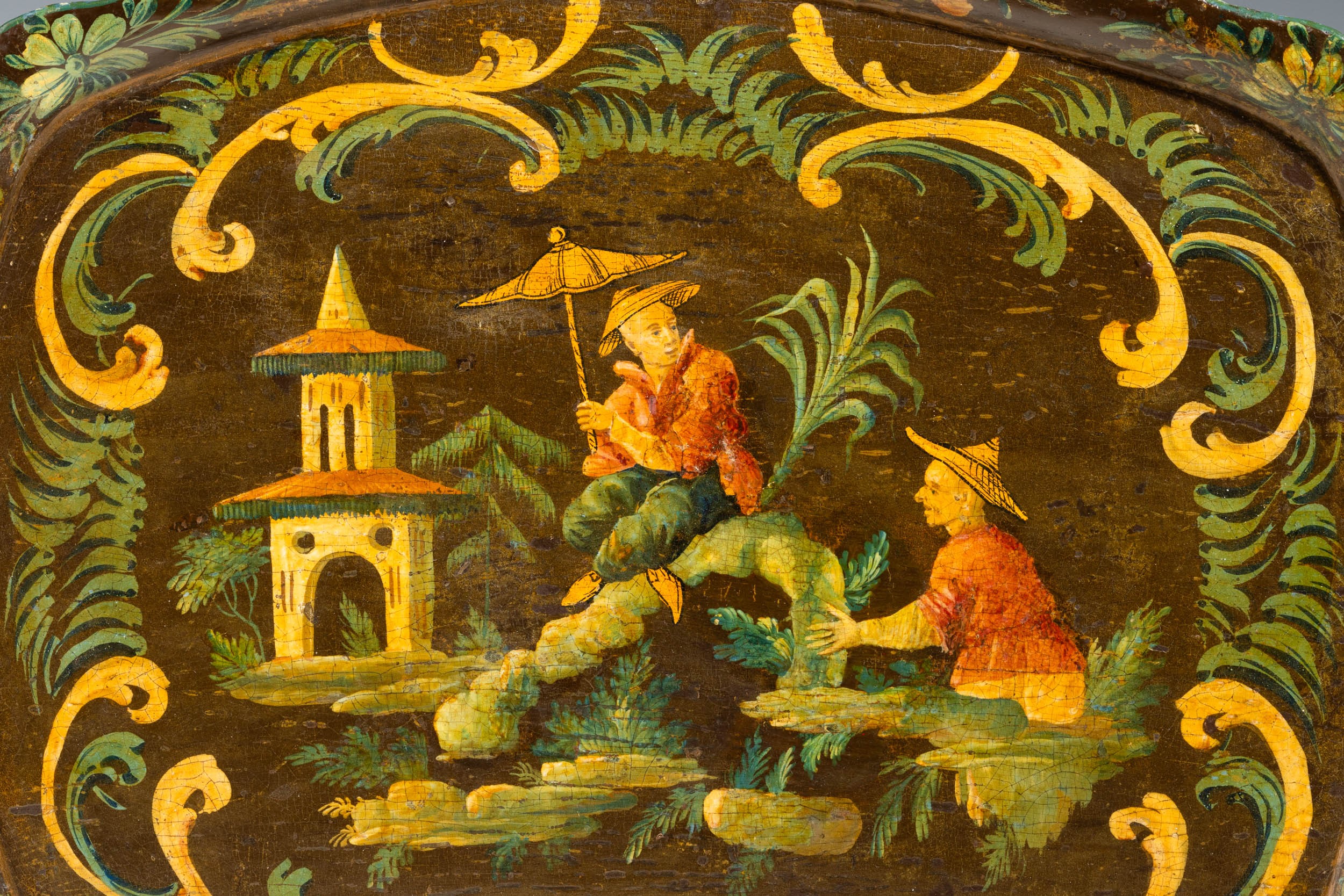 Vassoio laccato e dipinto a chinoiserie. Venezia, XVIII secolo