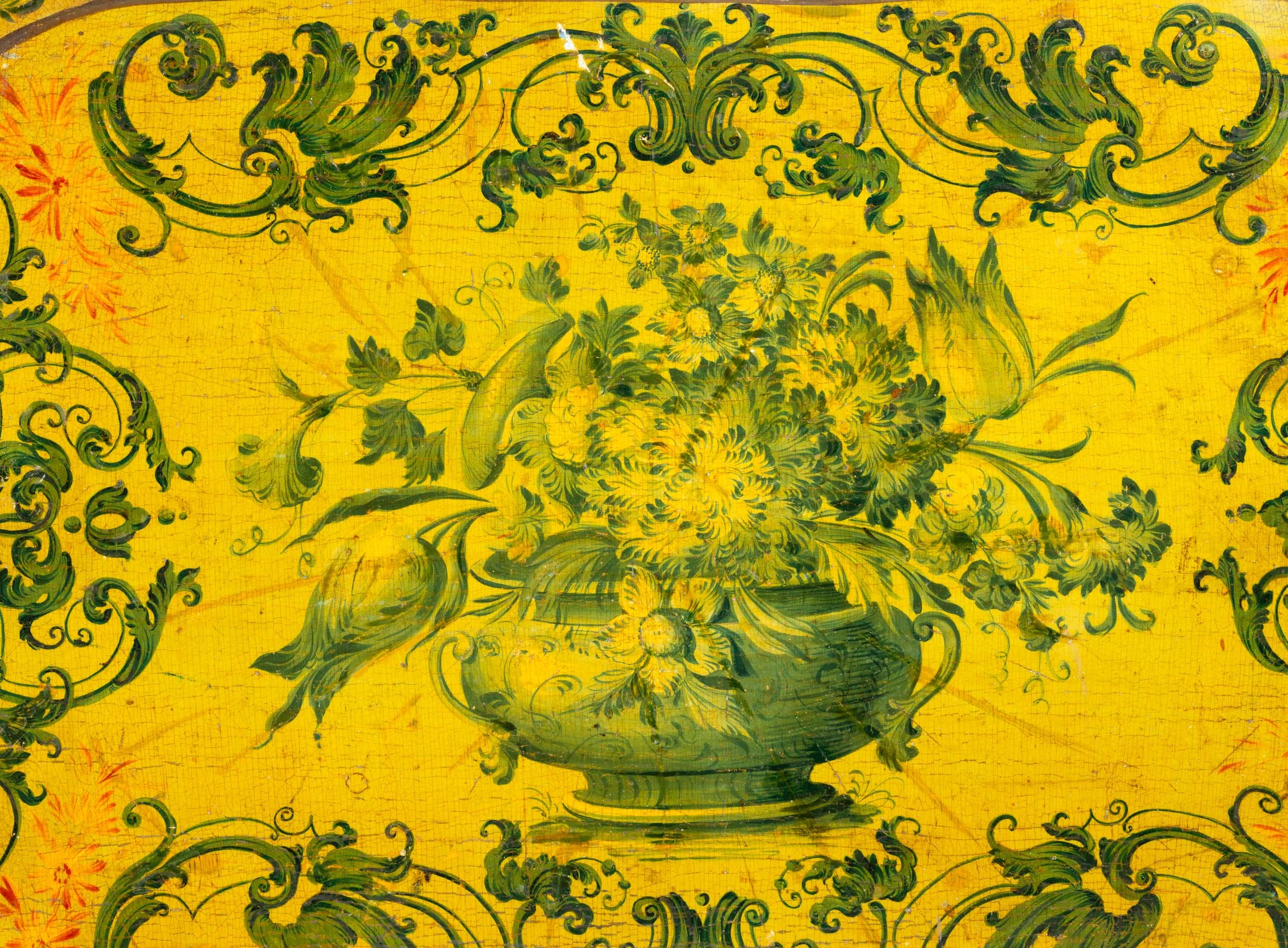 Grande vassoio laccato e dipinto. Venezia, XVIII secolo