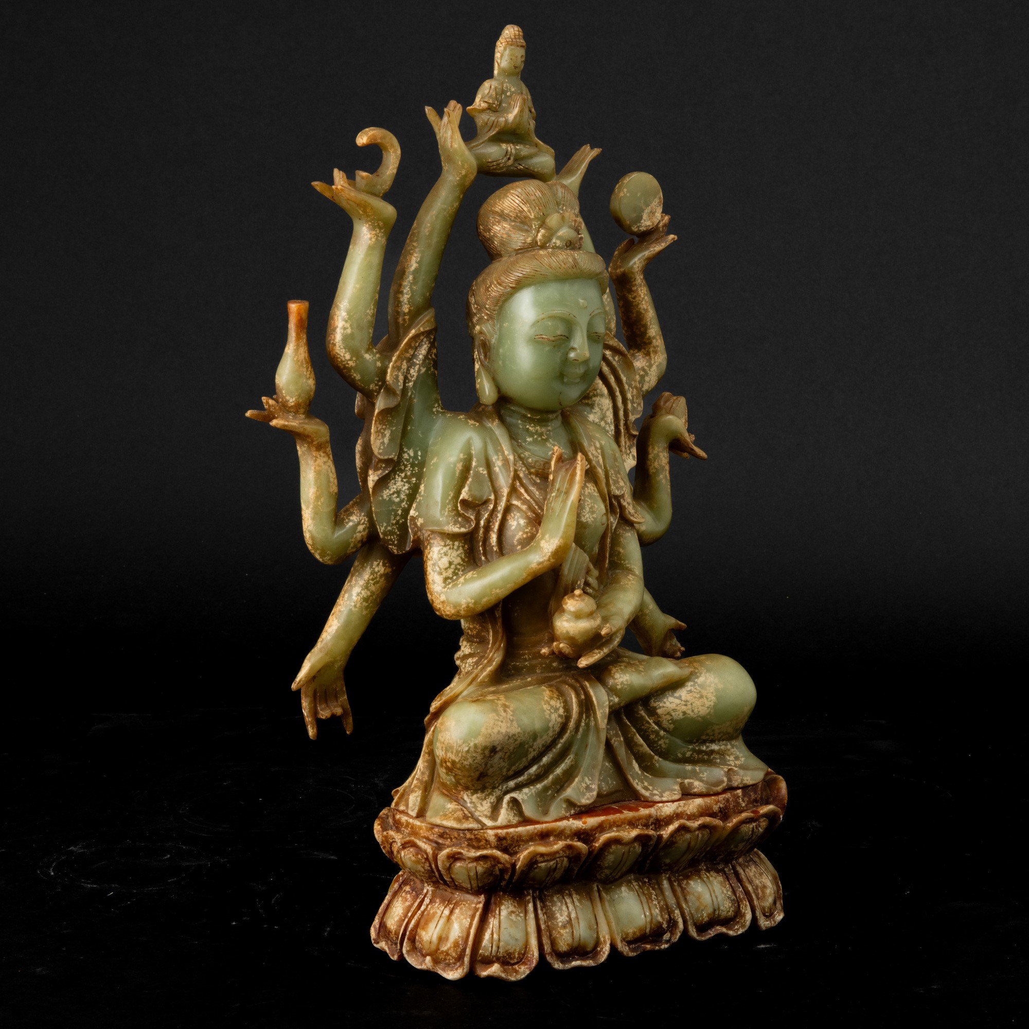Figura di Avalokiteshvara, scultura in giada verde, Cina, XX secolo