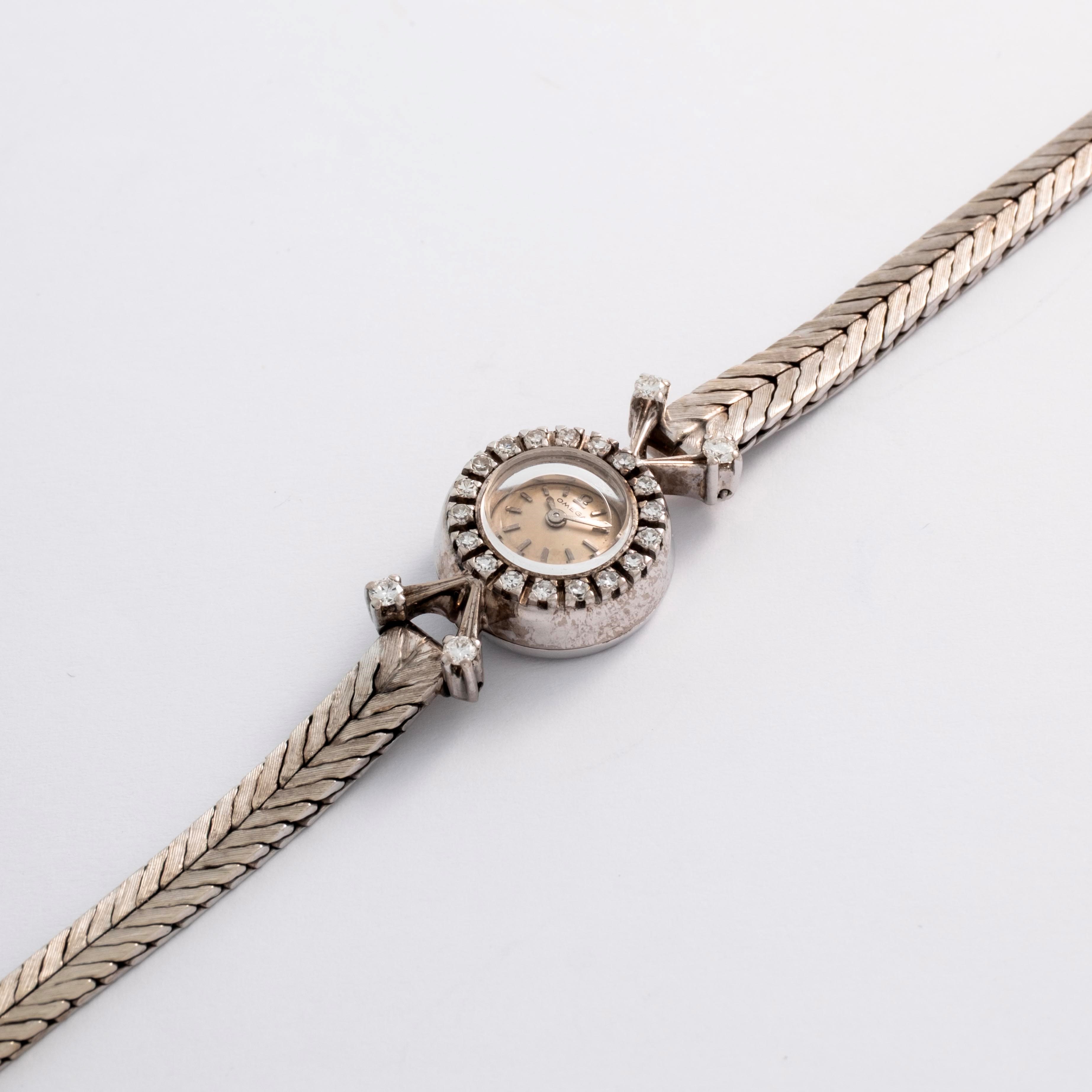 Omega - Cocktail Watch in oro bianco 18k con diamanti, quadrante argentè (circa 1947)