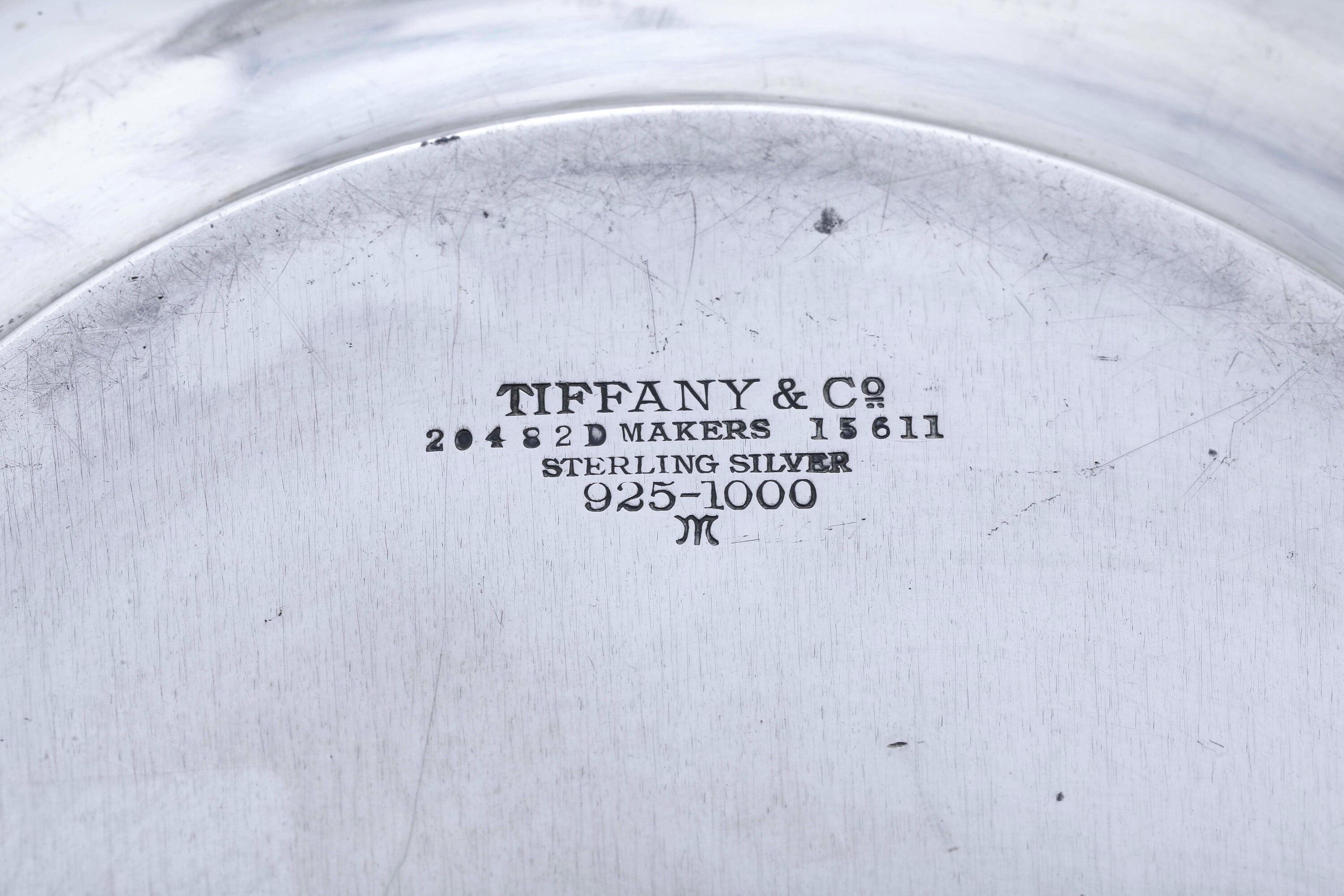 Tiffany, Coppia di centrotavola, argento 925 fuso sagomato e cesellato (USA, 1925)