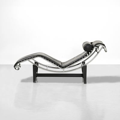 Chaise longue, struttura in metallo cromato e rivestimento in cuoio (produzione circa 1990)
