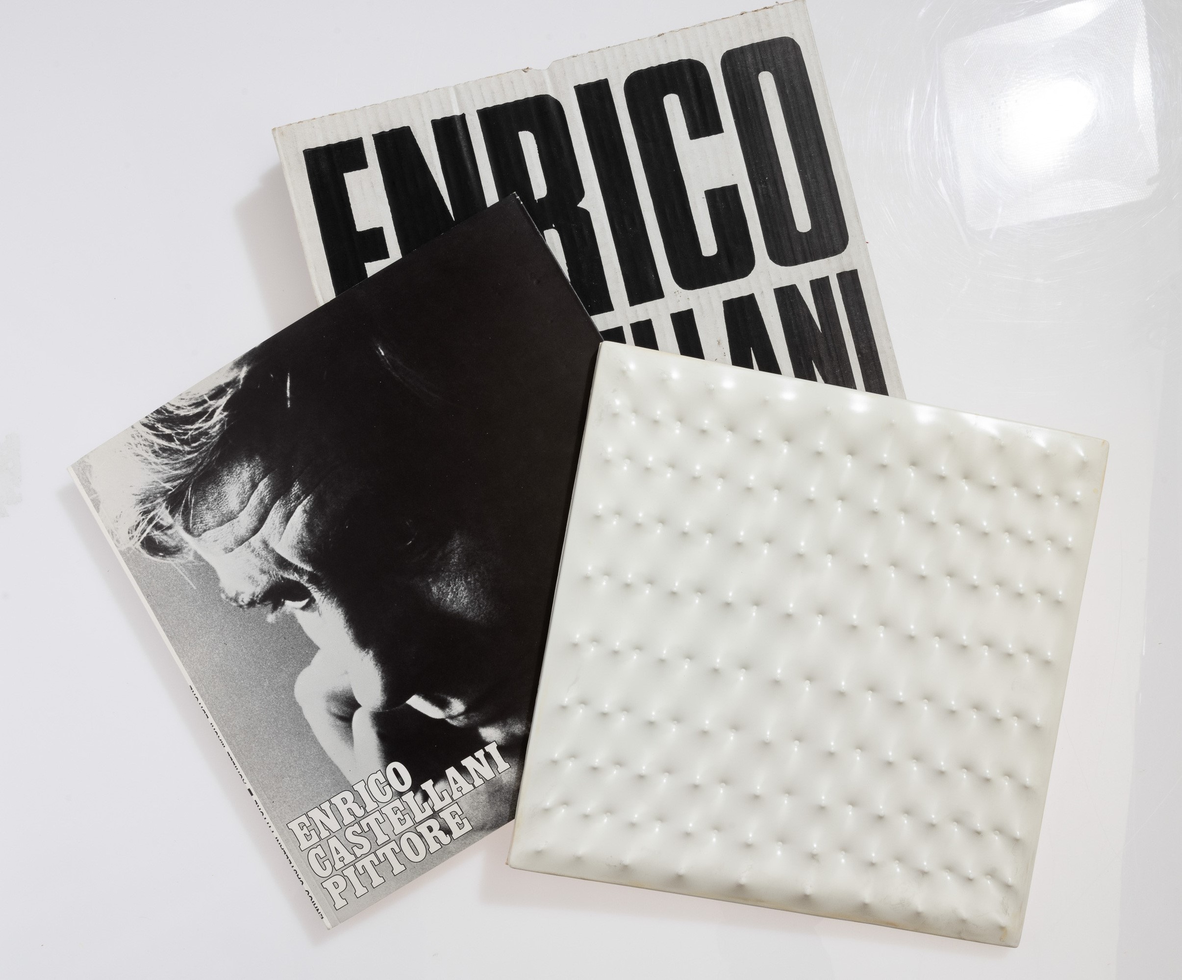 Enrico Castellani - Enrico, Multiplo in PVC di Estroflessione