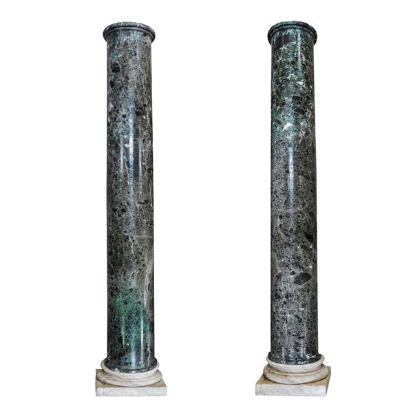 Coppia di grandi colonne in marmo verde antico