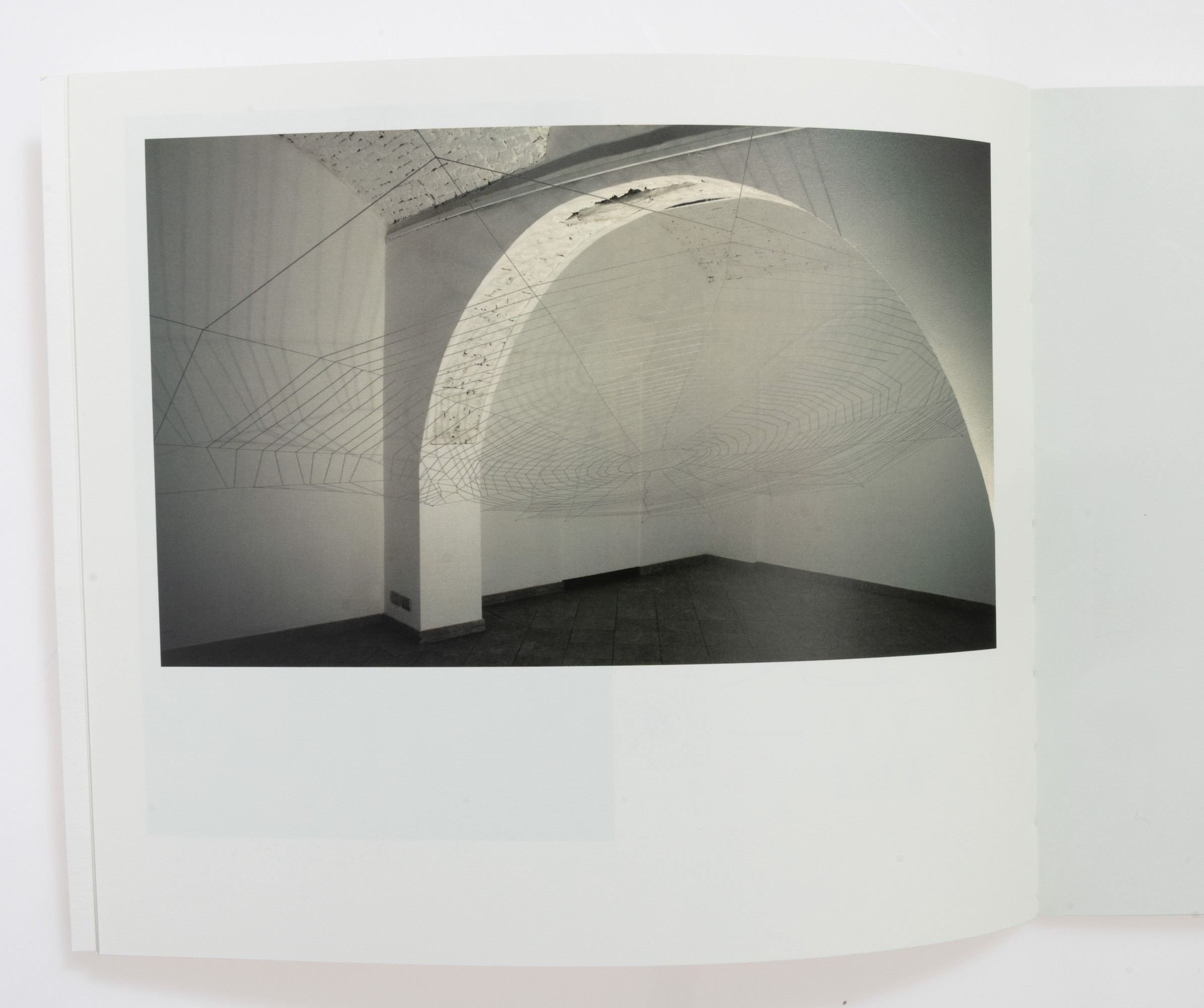 Magda Tothova, La preda / The prey, libro d'artista