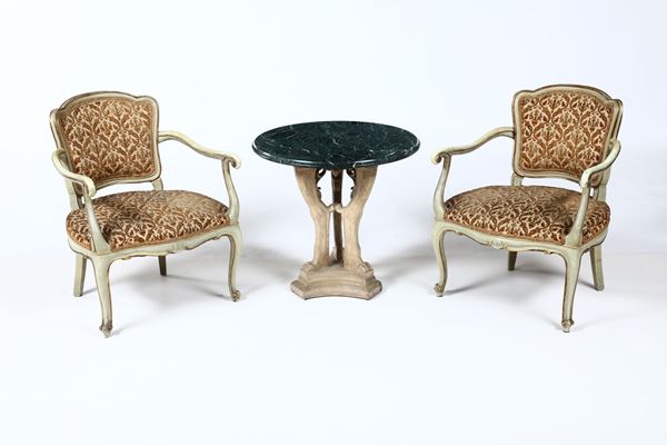 Tavolino basso con piano in marmo e coppia di poltroncine, XX secolo