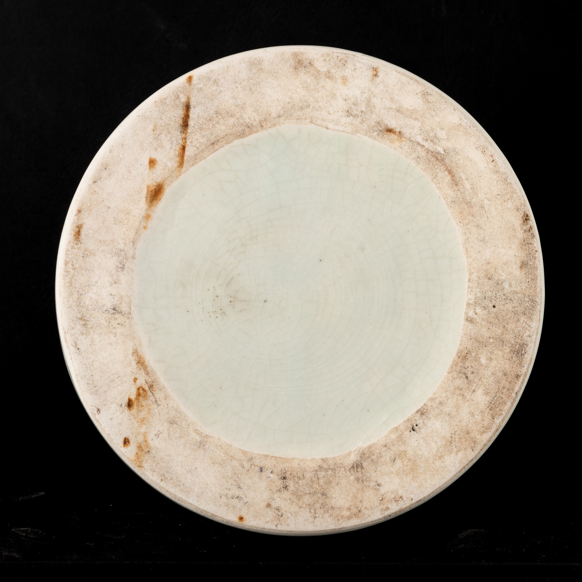 Cina, Vaso in porcellana a fondo celadon