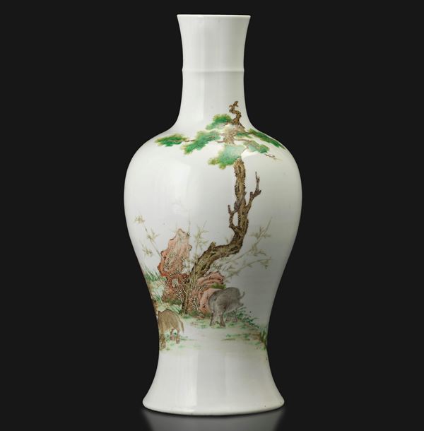 Vaso in porcellana a soggetto naturalistico raffigurante bue, Cina, Repubblica