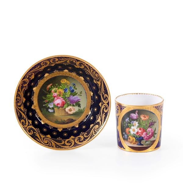 Tazza con piattino. Francia, XIX secolo.