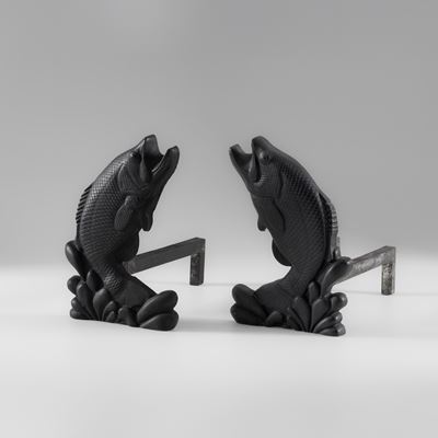 Produzione italiana, Due alari in metallo e ferro battuto (stile industriale/Art Déco, ca. 1970)