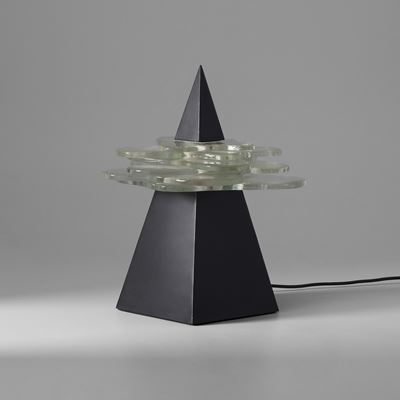 Lampada da tavolo con struttura in metallo laccato e diffusori in vetro di Murano
