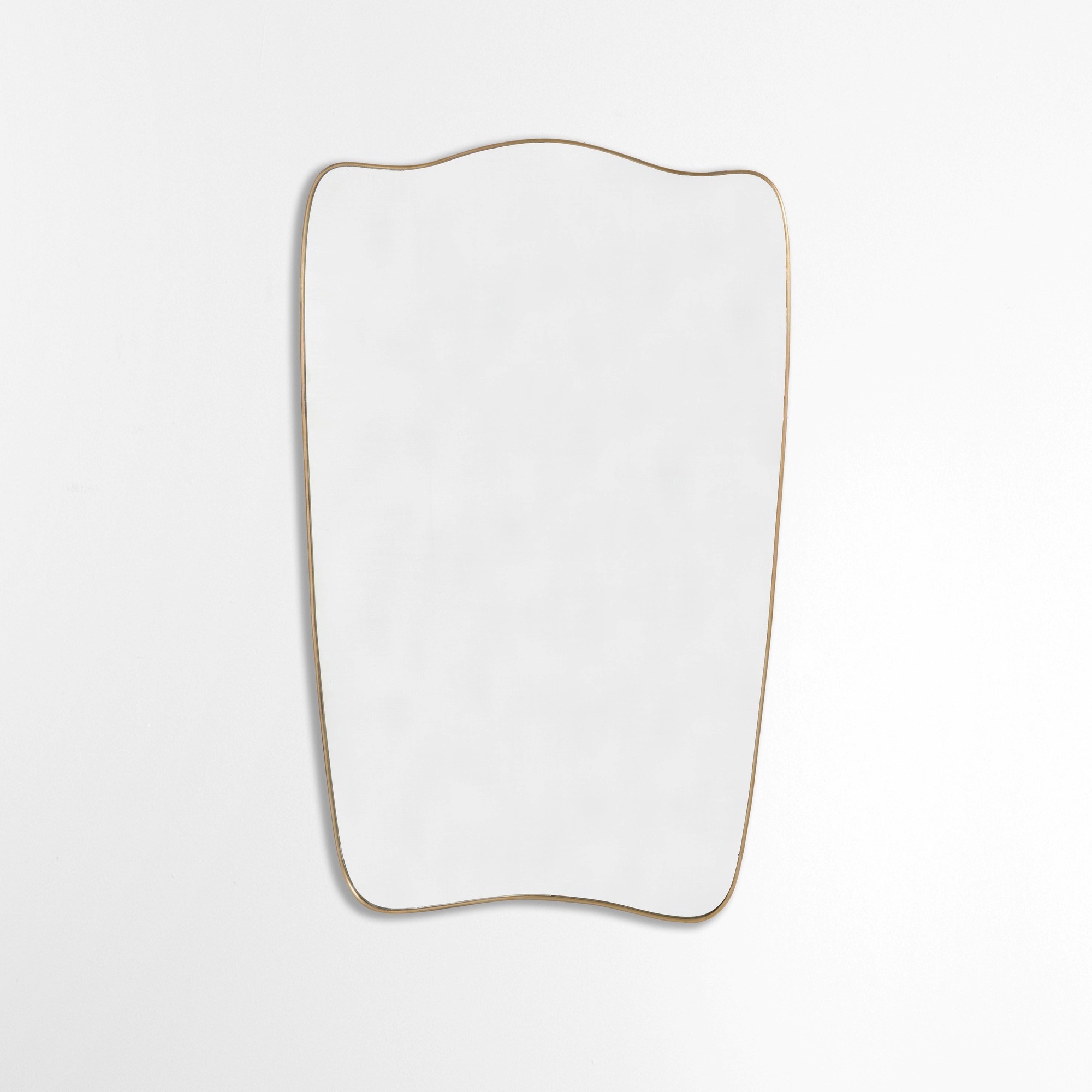 Italia, Specchiera da parete, cornice in ottone e cristallo specchiato (circa 1950)