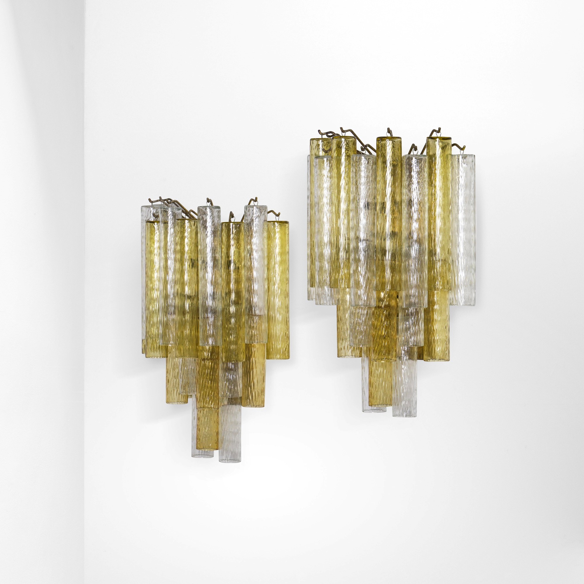 Venini - Due lampade da parete con diffusori in vetro di Murano