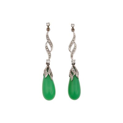 Orecchini pendenti, montature in oro bianco e oro giallo 750/1000, diamanti e calcedonio verde ti...