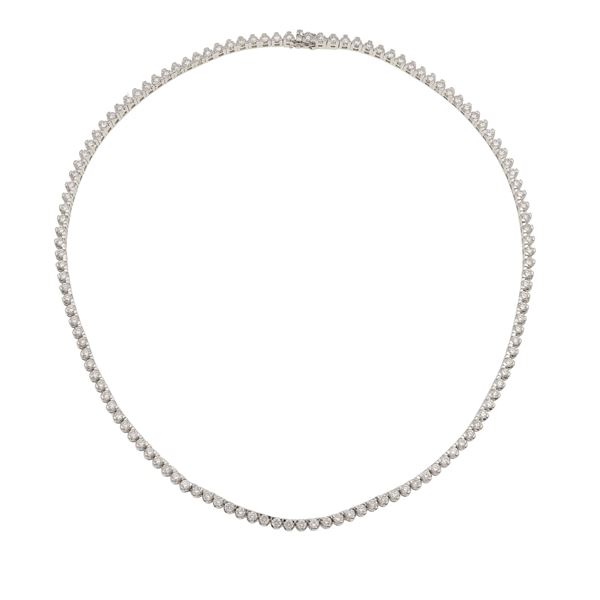 Brilliant-cut diamond and gold necklace