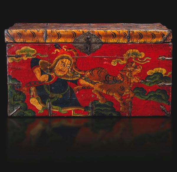 Baule in legno raffigurante scena di caccia e tigri, Tibet, XIX secolo